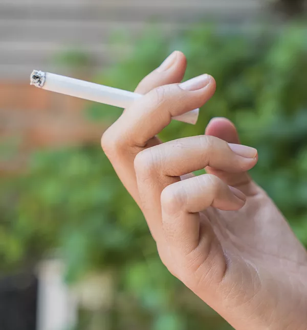 Post-operative care after blepharoplasty: No smoking after eyelid surgery